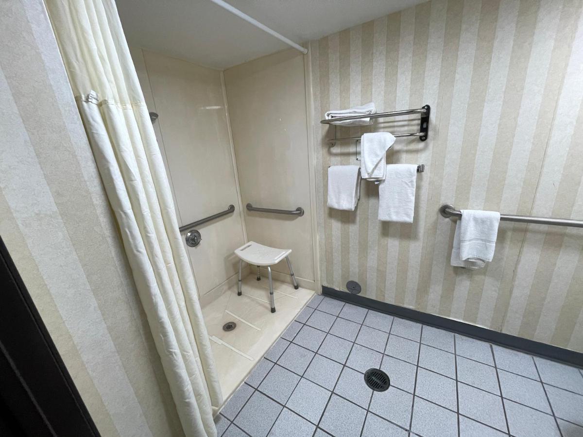 Quality Inn & Suites North Gibsonia Dış mekan fotoğraf